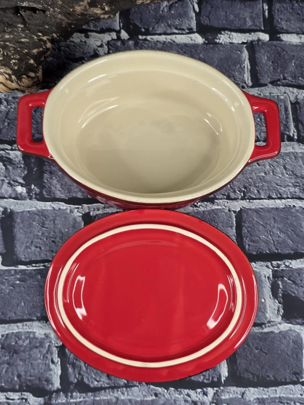 Red & Black Ombre Stoneware Oval Casserole Dish with Lid – Rustic Bakeware